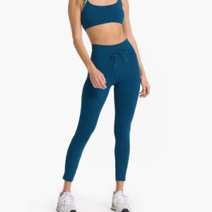 Vuori - NWT - Daily Legging - Cosmo Blue - S